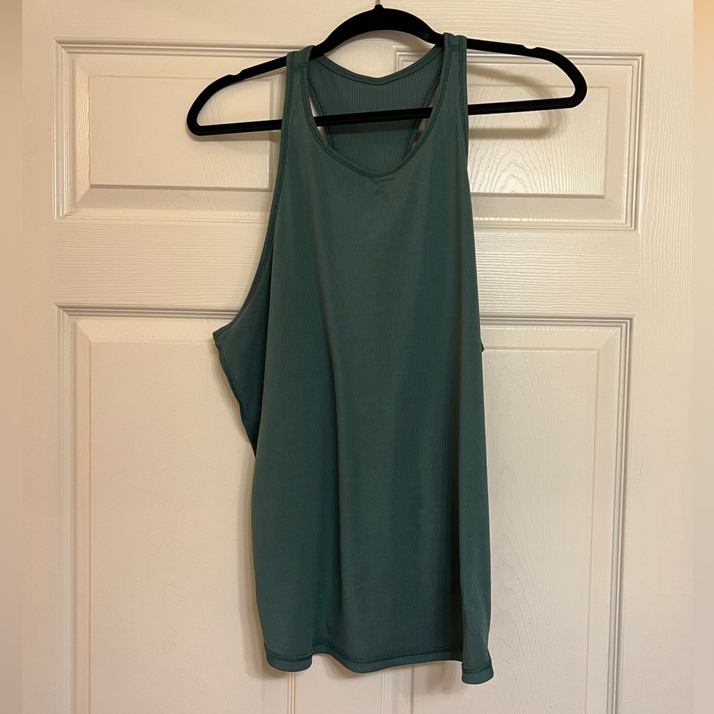 Green target workout tank top